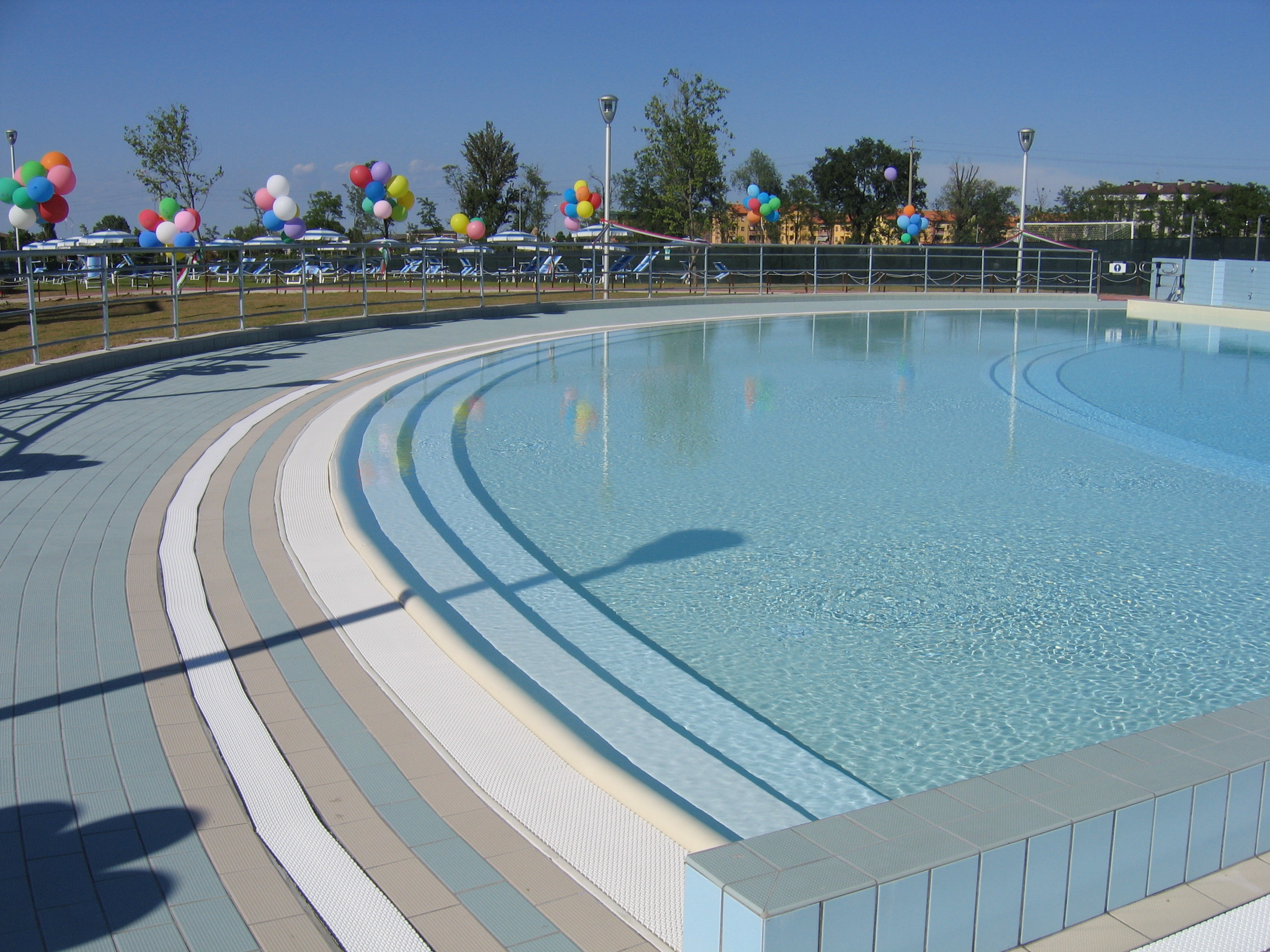 il complesso piscina palestra di Ozzano nella sua interezza